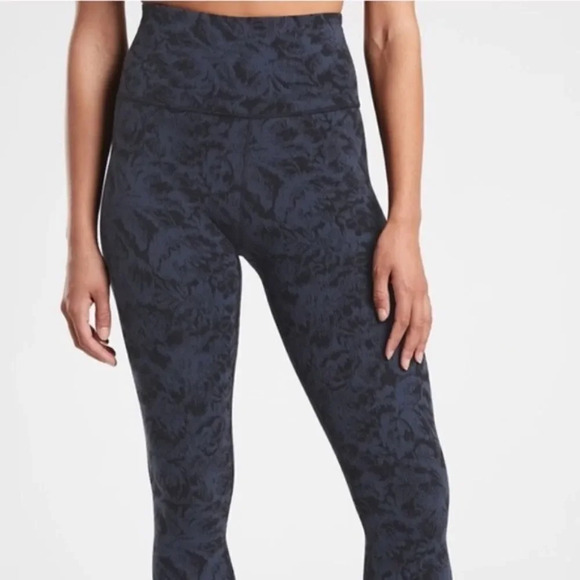 Athleta Elation Textured Tight Leggings XS - Picture 3 of 14